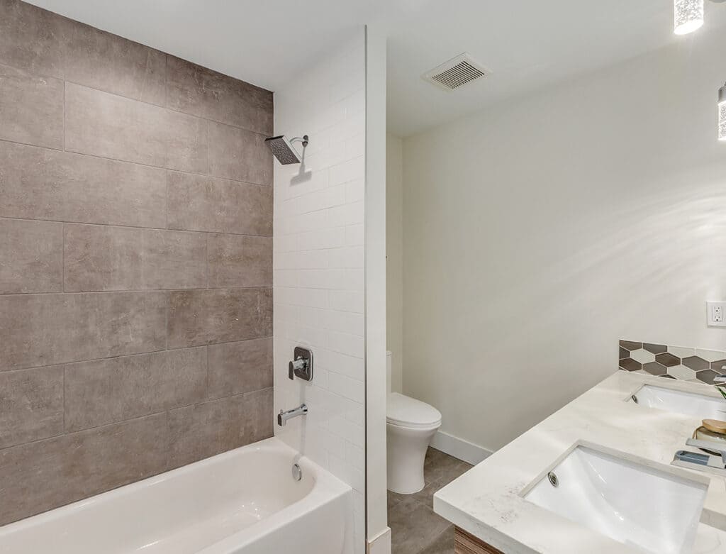 Bathroom – Interior 4