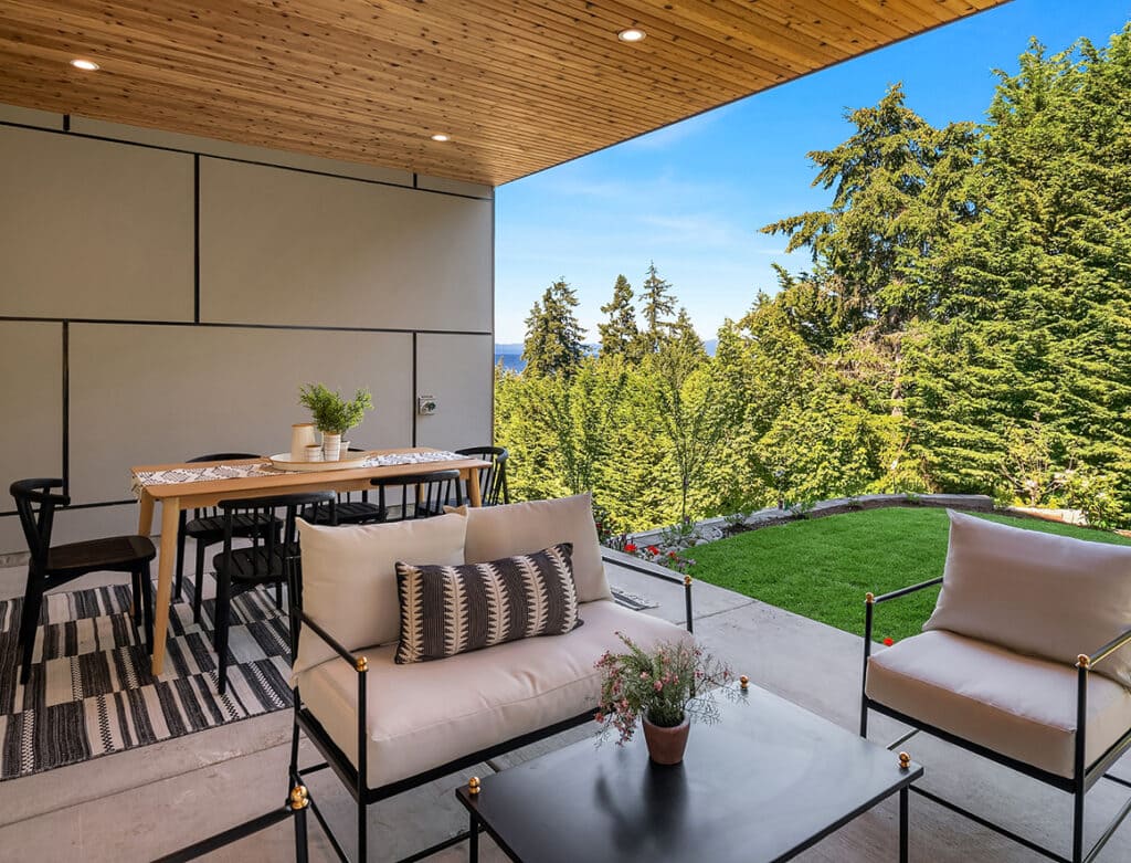 Covered Patio – Interior 3