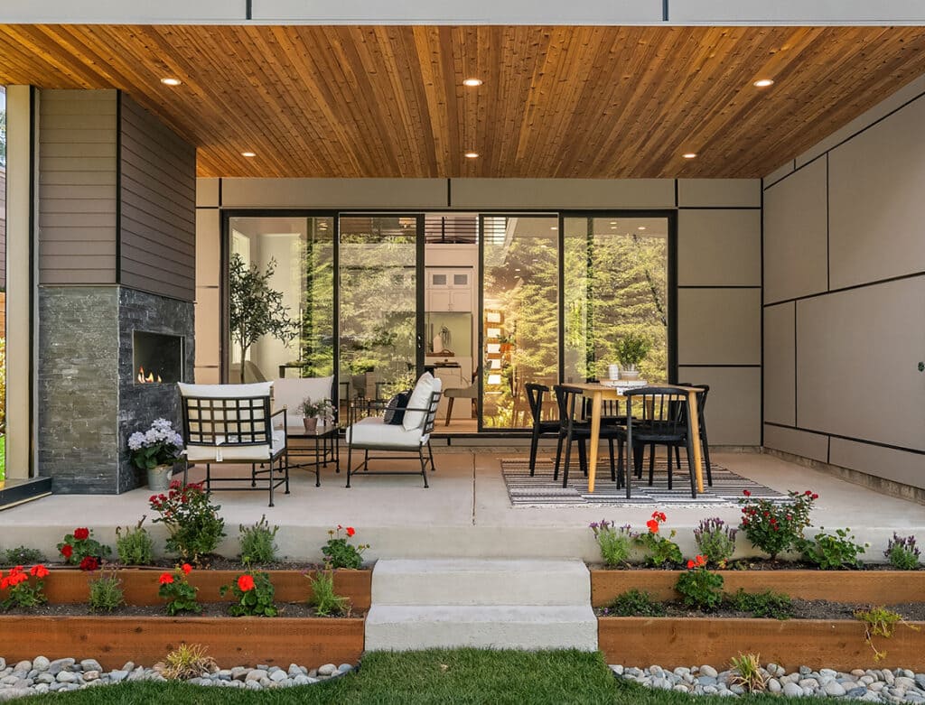Covered Patio – Interior 4