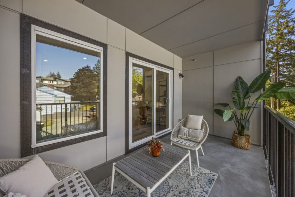 Covered Patio – Interior 6