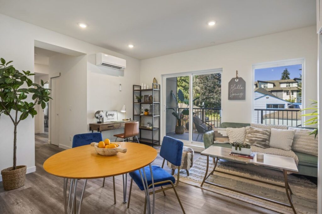 Living Room – Interior 7