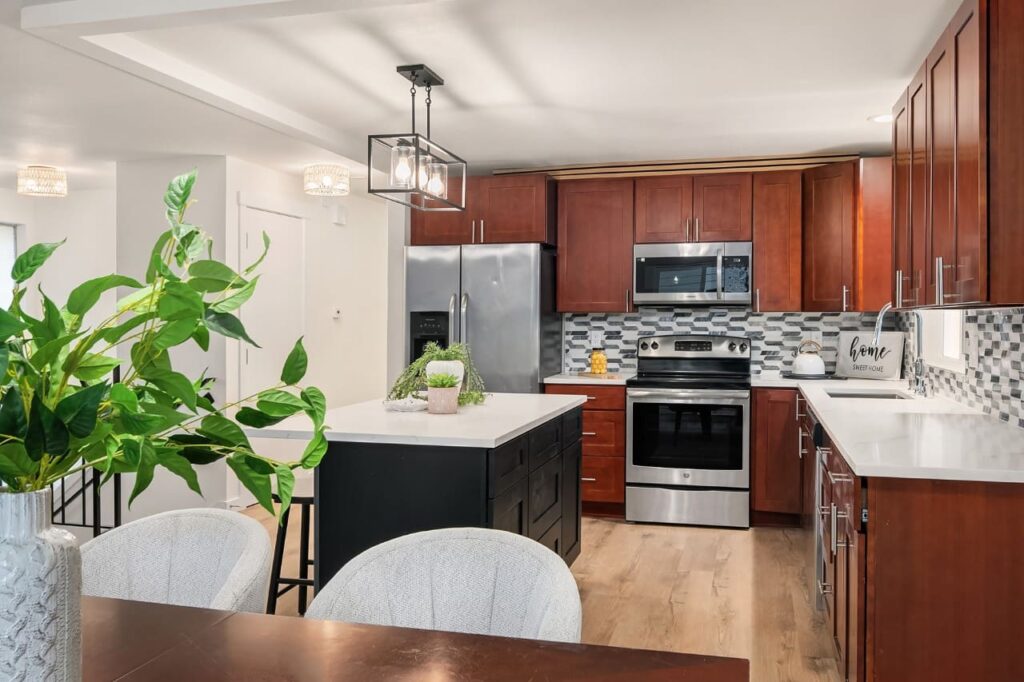 Kitchen – Staging 11
