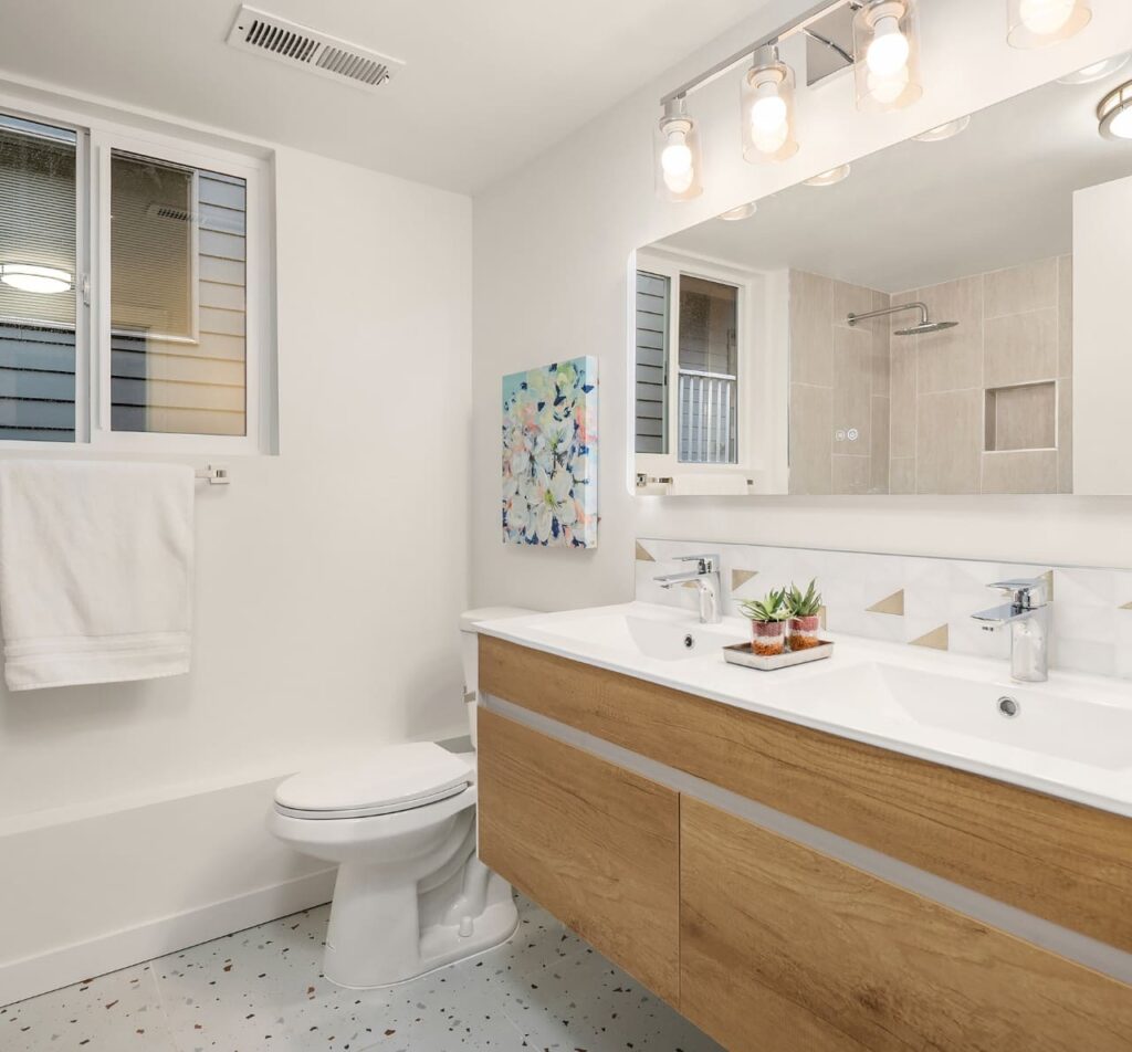 Bathroom – Interior 1