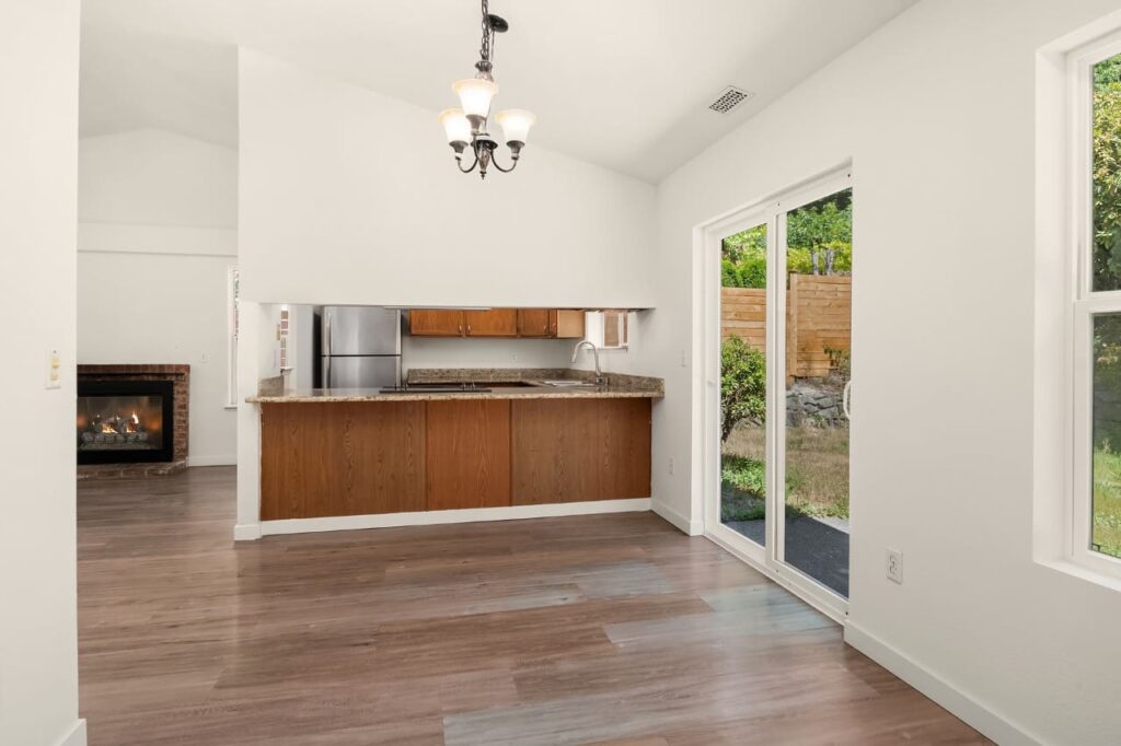 Kitchen – Staging 8