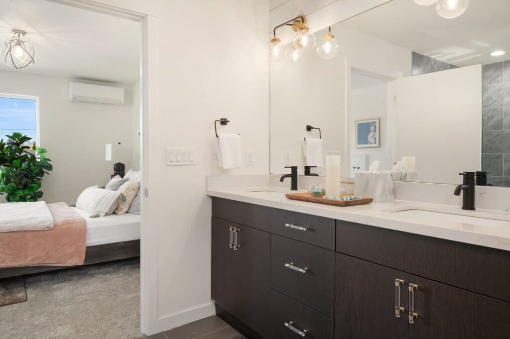 Bathroom – Interior 6