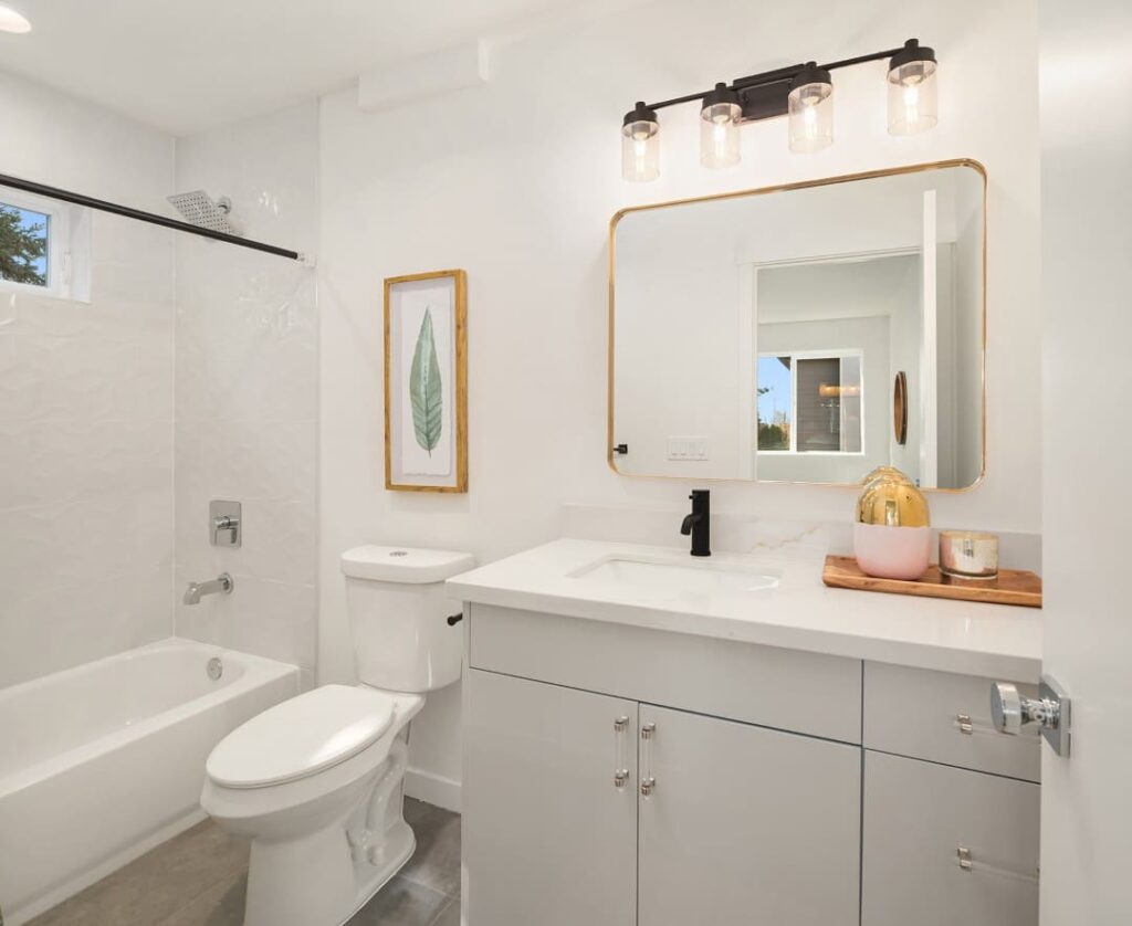 Bathroom – Staging 7