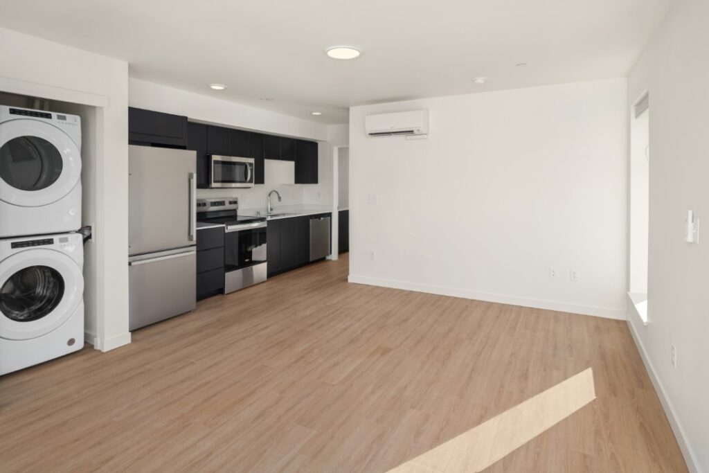 Laundry Room – Interior 6