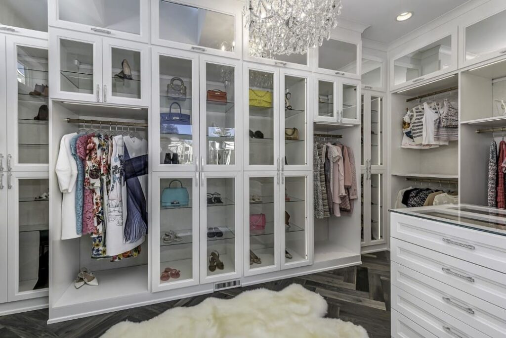 Closet – Staging 4