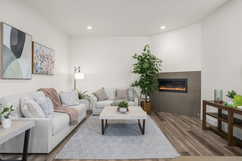 Living Room – Staging 8